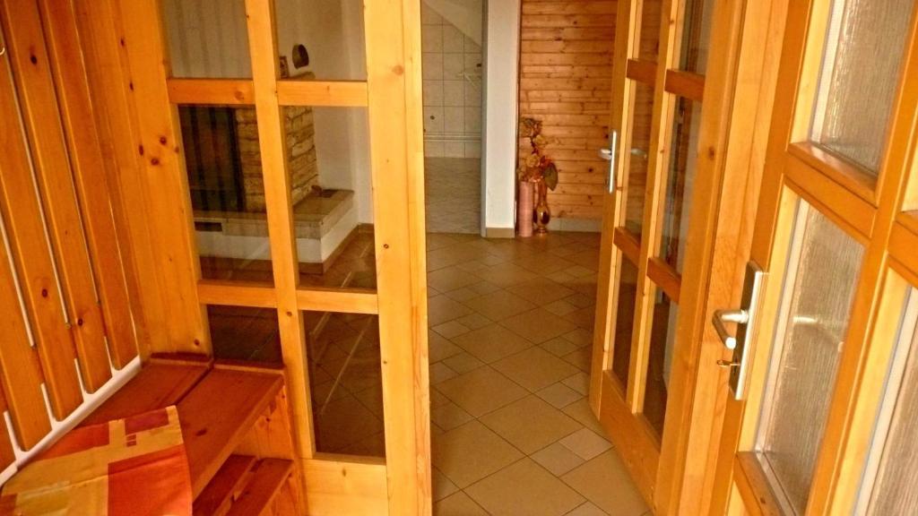 Chalupa Baran Bešeňová Buitenkant foto